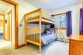 7 Mi to Mt Snow Resort: Family Home w/ Fire Pit!