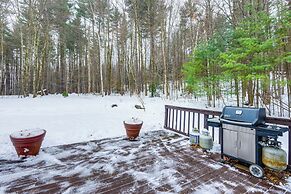 7 Mi to Mt Snow Resort: Family Home w/ Fire Pit!