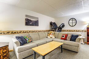 7 Mi to Mt Snow Resort: Family Home w/ Fire Pit!