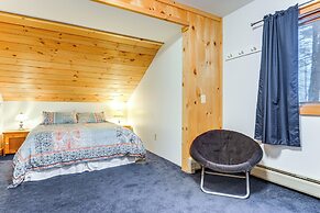 7 Mi to Mt Snow Resort: Family Home w/ Fire Pit!