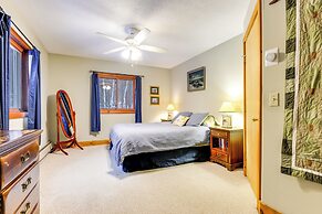 7 Mi to Mt Snow Resort: Family Home w/ Fire Pit!