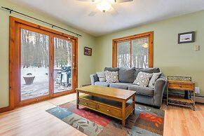 7 Mi to Mt Snow Resort: Family Home w/ Fire Pit!