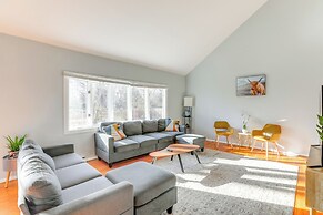 3 Mi to Dtwn: Home w/ Yard in Newark