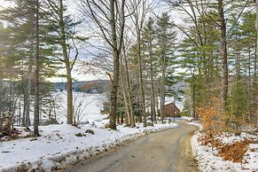 2 Mi to Boat Ramp: Log Cabin in New Hampshire