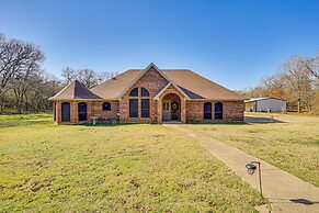 Large Yard, Fire Pit & Games: Grandview Haven!