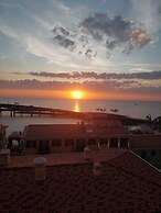 The Room Hotel Sunset Town