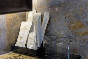 The Room Hotel Sunset Town