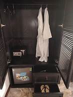 The Room Hotel Sunset Town