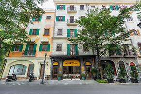 The Room Hotel Sunset Town