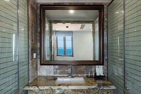 The Room Hotel Sunset Town