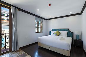 The Room Hotel Sunset Town