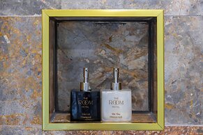 The Room Hotel Sunset Town