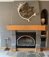 4315 - Two Bedroom Deluxe Creekside Condominiums 2 Condo