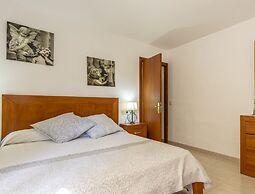 Spacious Villa With Garden