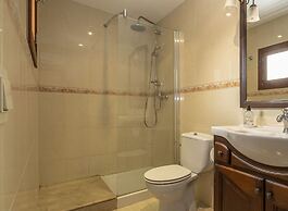 Spacious Villa With Garden