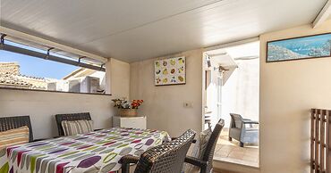 Spacious Villa With Garden