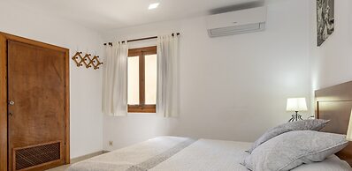 Spacious Villa With Garden