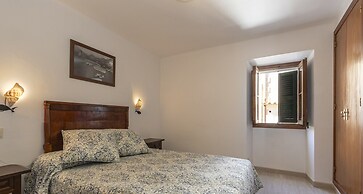 Spacious Villa With Garden