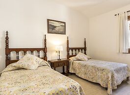 Spacious Villa With Garden