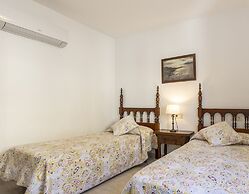 Spacious Villa With Garden