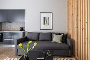 Elliot Petralona, Athens