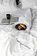 Elliot Petralona, Athens