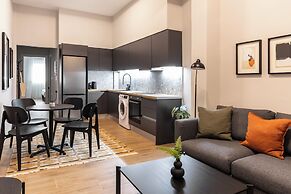 Elliot Petralona, Athens