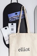 Elliot Petralona, Athens