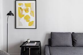 Elliot Petralona, Athens