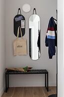 Elliot Petralona, Athens