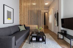 Elliot Petralona, Athens