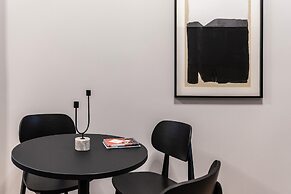 Elliot Petralona, Athens