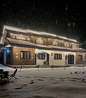 WATERFRONT PINE PAHALGAM