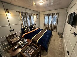 WATERFRONT PINE PAHALGAM