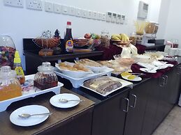 Pioneer Hotel Apartments