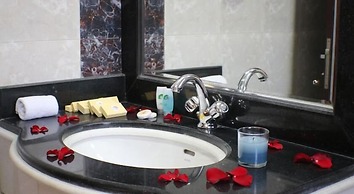 Pioneer Hotel Apartments