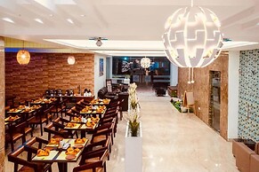 Hotel Rainbow Tower Airport Zone