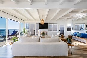 Cheerful 2 Bedroom with Sunset Views