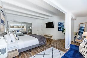 Cheerful 2 Bedroom with Sunset Views
