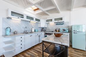 Cheerful 2 Bedroom with Sunset Views