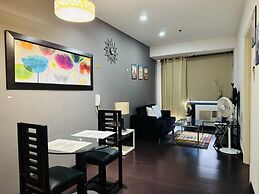 Gramercy 2 bedrooms w Balcony City View