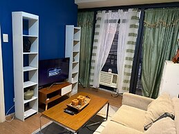 Gramercy 2 bedrooms w Balcony City View