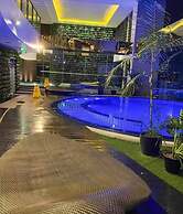 Gramercy 2 bedrooms w Balcony City View