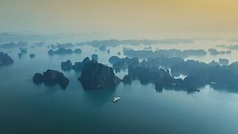 Calista Halong Bay Cruise