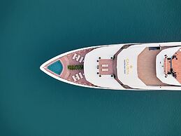 Calista Halong Bay Cruise