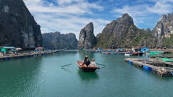Calista Halong Bay Cruise