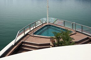 Calista Halong Bay Cruise