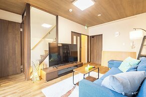 Miro Fushimiinari Tei North