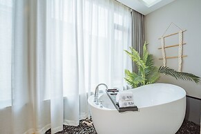 Yinshu Lunas Vila Courtyard Garden Resort Hotel (Shanghai Internationa