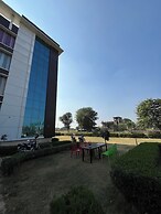Hotel Dev Resort